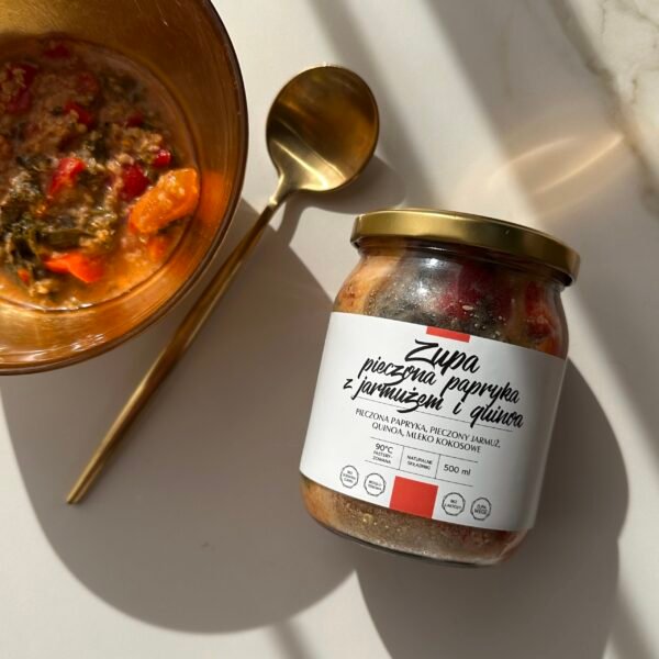 Zupa z papryki z jarmużem i quinoa